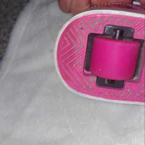 Pink heelys - Picture 4 of 5